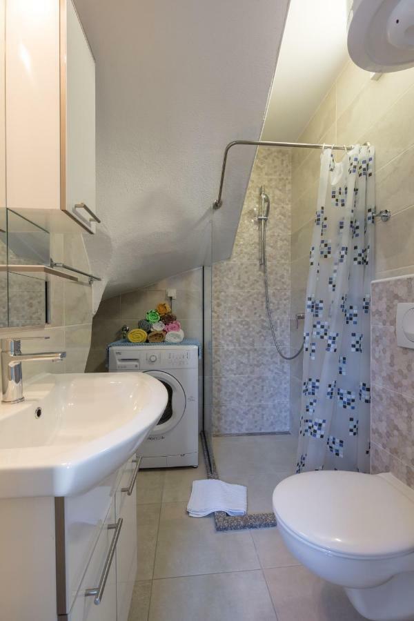 Holiday Home Vesna Baška Voda Esterno foto